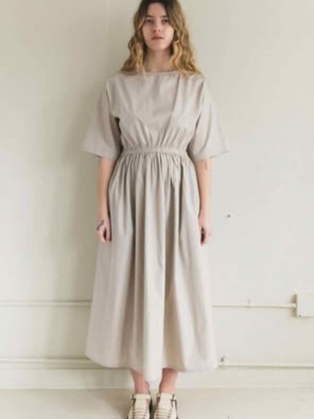 Black Crane Beige Midi Dress with Elastic Waist